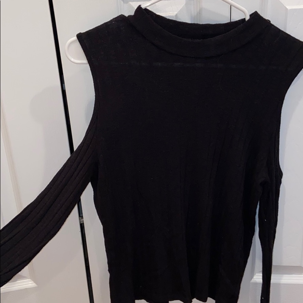 American Eagle Black open shoulder long sleeve